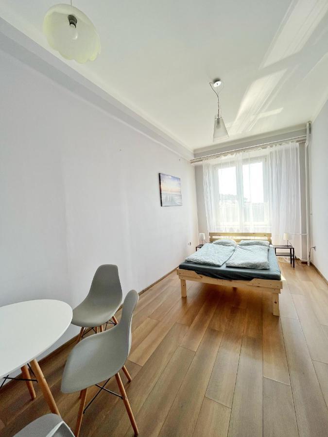 Room In Old Town Krakow Bagian luar foto